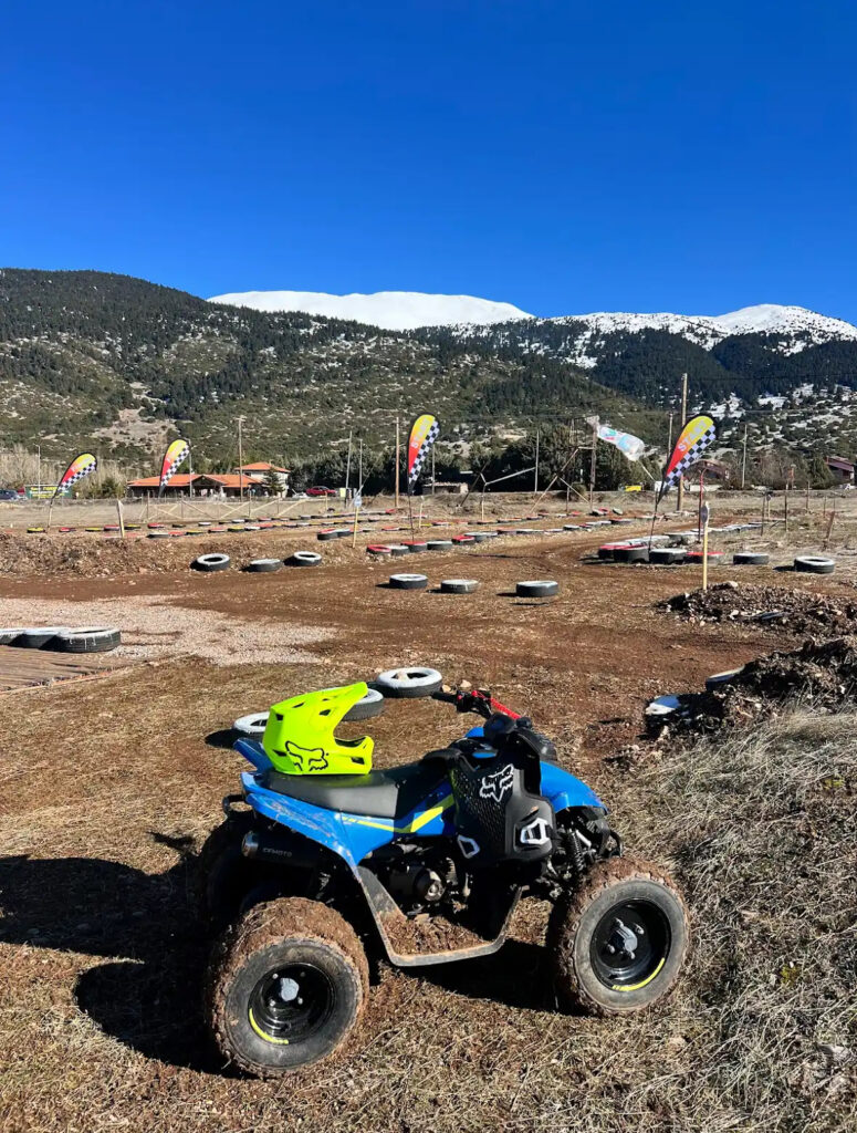🚜 Μικροί εξερευνητές στον Παρνασσό! 🌲Τα παιδιά και οι οικογένειες μπορούν τώρα να ζήσουν τη μαγεία της περιπέτειας με γουρούνες (ATV) στον Παρνασσό, με ασφάλεια, χαρά και πολλή διασκέδαση! 😄Οι Junior Rides είναι ειδικά σχεδιασμένες για μικρούς οδηγούς και αρχάριους, με έμπειρους οδηγούς που εξασφαλίζουν απόλυτη ασφάλεια και χαμόγελα.✅ Ασφαλές & ελεγχόμενο περιβάλλον
✅ Κατάλληλο για παιδιά & αρχάριους
✅ Ομαδικές βόλτες με οδηγό📍 Εκκίνηση: Λιβάδι Αράχωβας – Παρνασσός, Ελλάδα