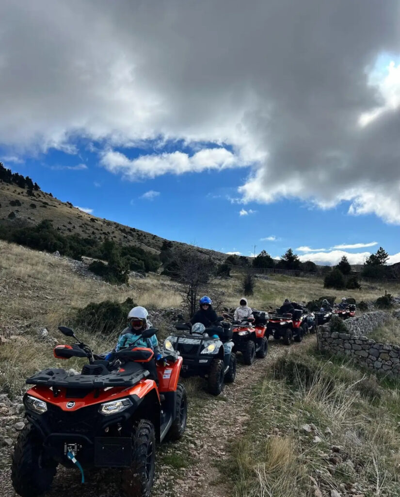 Current image: Γουρούνα ATV σε διαδρομή στο Λιβάδι Αράχωβας στον Παρνασσό